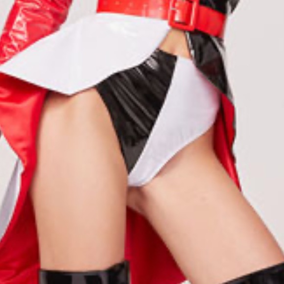 Black and White Highwaisted Booty Short - Picture 2 of 11